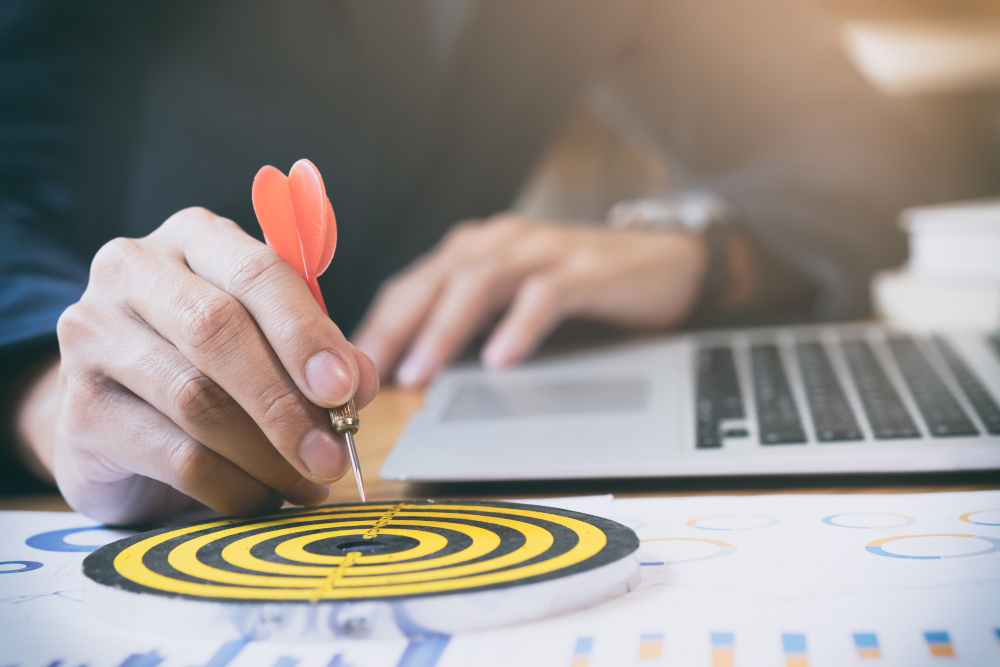 How to Set and Achieve Realistic Sales Targets for Your Small Business